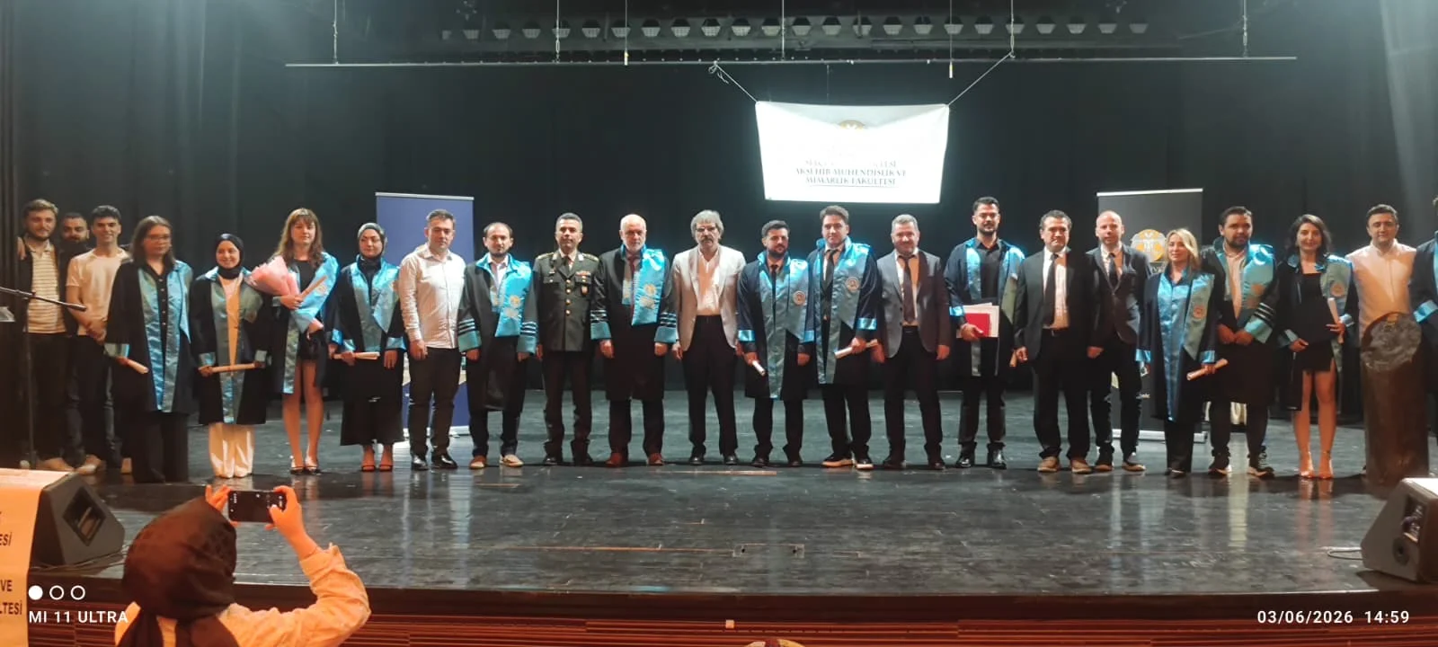 Akşehir Mühendislik ve Mimarlık Fakültesi’nde Mezuniyet Coşkusu